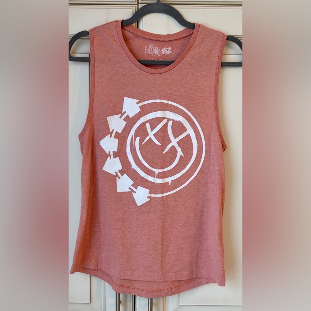 🍓 Blink-182 Women's Peach Color. Tank Top. Says Large more Small-Medium